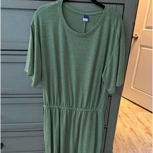 Old navy dress with ties in middle size large. Never worn